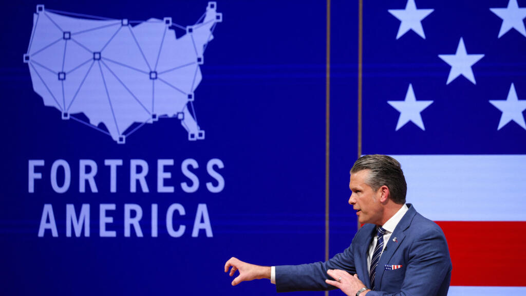 Hegseth afirma que se redujo un 20 % el número de generales y almirantes de EE. UU.: "Ni gordos ni travestis"