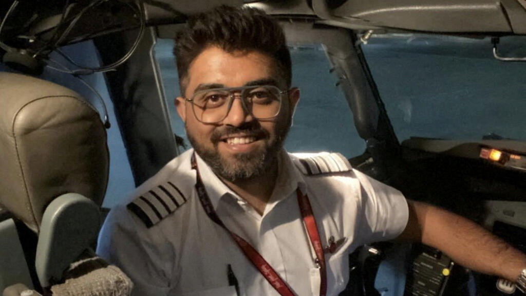 ¿Quién es Smit Machchhar, el piloto indio apuñalado que según Israel frustró un atentado en un vuelo de Flydubai?